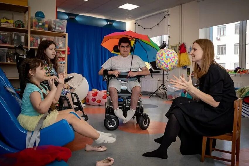 Волонтеры в хосписе. Волонтеры в хоспис. Волонтеры в хоспис. Волонтеры в хоспис. Канис-терапевт.