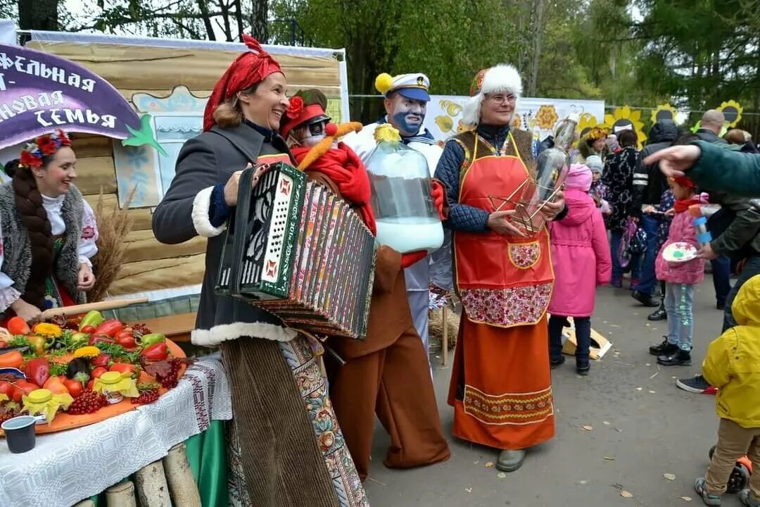 Осенний фестиваль. Фестиваль @осенний Разгуляй. Осенние фестивали в России. Осенние фестивали в мире. Фестиваль осени Тумботино.