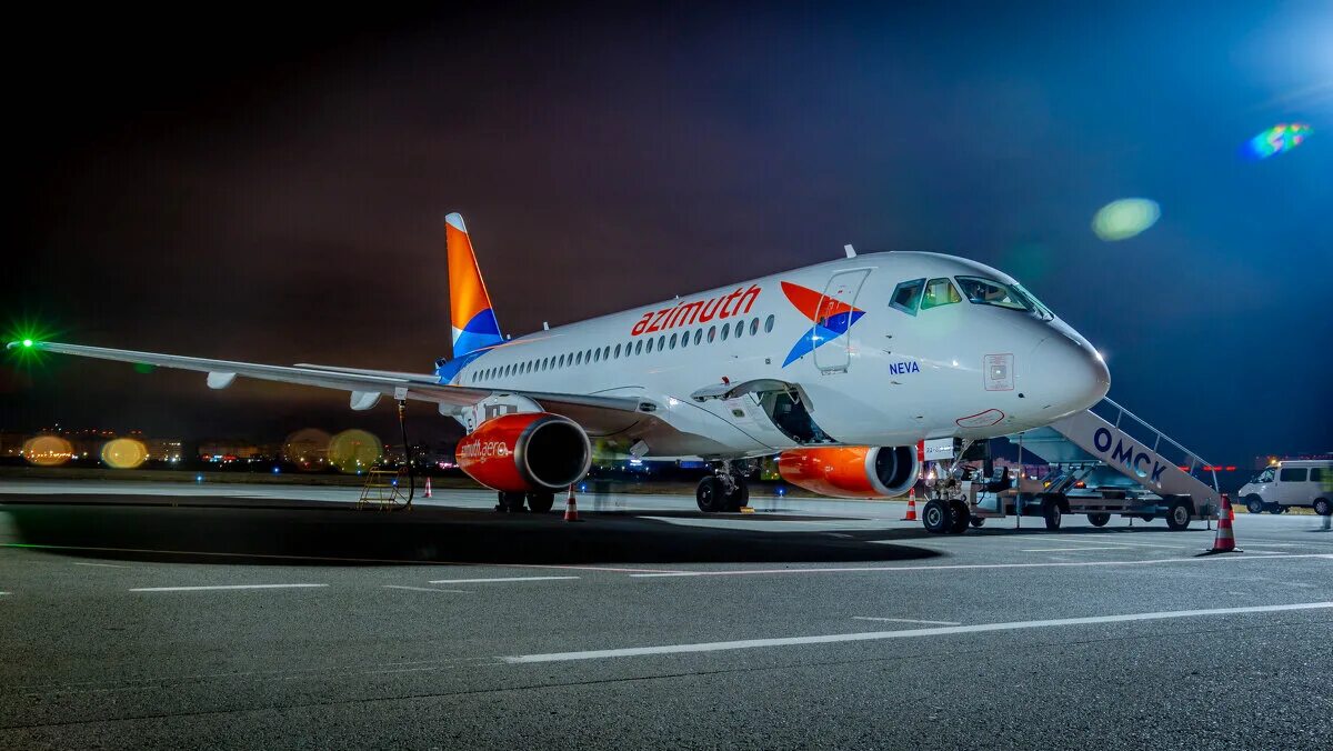 Полет на самолете омск. Споттинг Омский аэропорт. Омск Сочи самолет. Омск с самолета. Споттинг Владивосток.