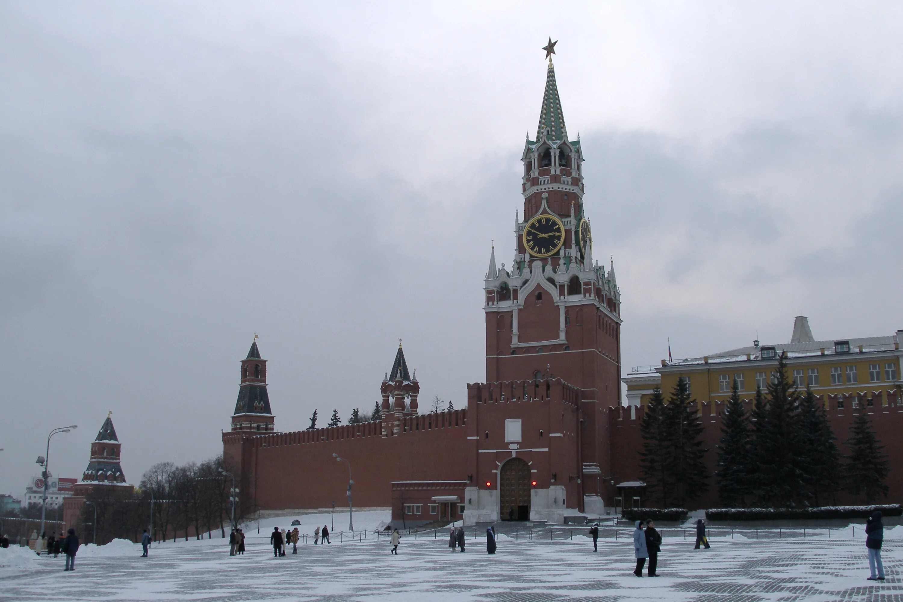 Спасская башня Московского Кремля. Москва Кремль 2006. Спасская башня Московского Кремля зимой. Спасская башня Московского Кремля снег.