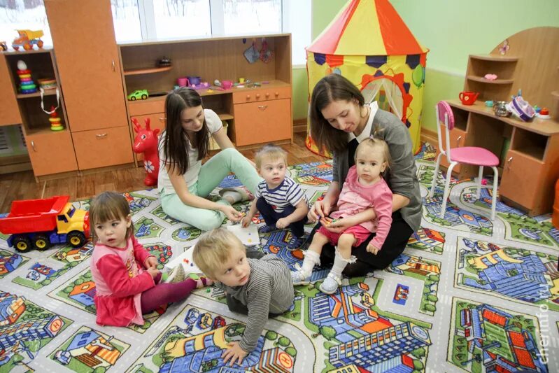 Дети в детском саду. Ясельная группа в детском саду. Дети в саду. Детский сад ясли. Сколько дети в яслях