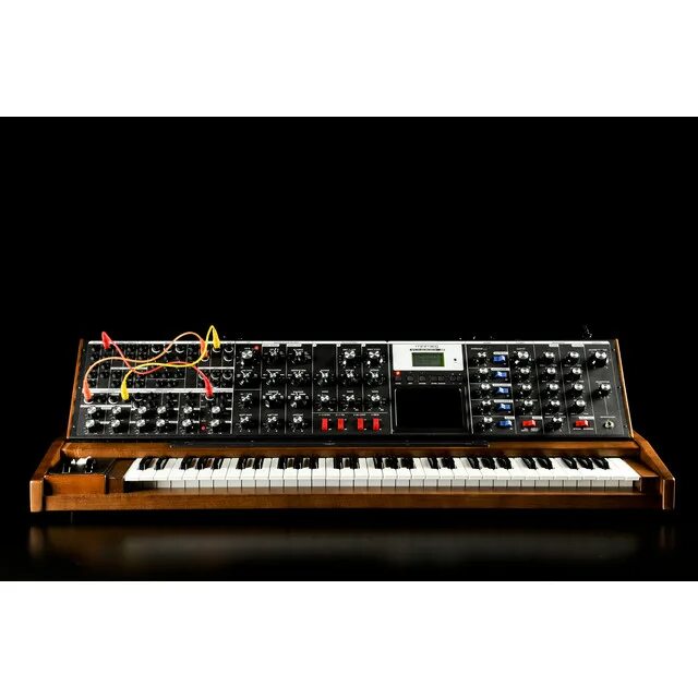 Minimoog. Moog minimoog voyager xl. moog synthesizer модели. синтезатор moog minimoog voyager anniversary edition.