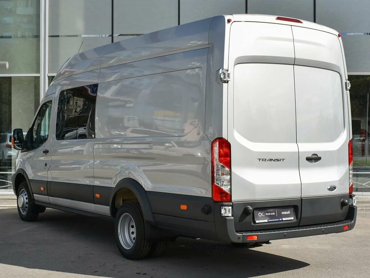 Удлиненные фургоны. Форт Транзит цельнометалический фургон. Ford Transit цельнометаллический фургон. Ford Transit цельнометаллический фургон 2019. Форд Транзит 2021 цельнометаллический фургон.