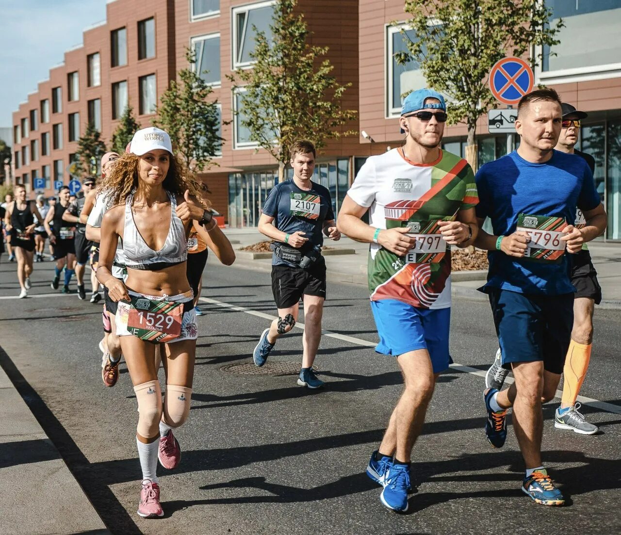 забег майкоп 2023. беги г. бег в городе. бегущий город. полумарафон сергиевым путем 2023.