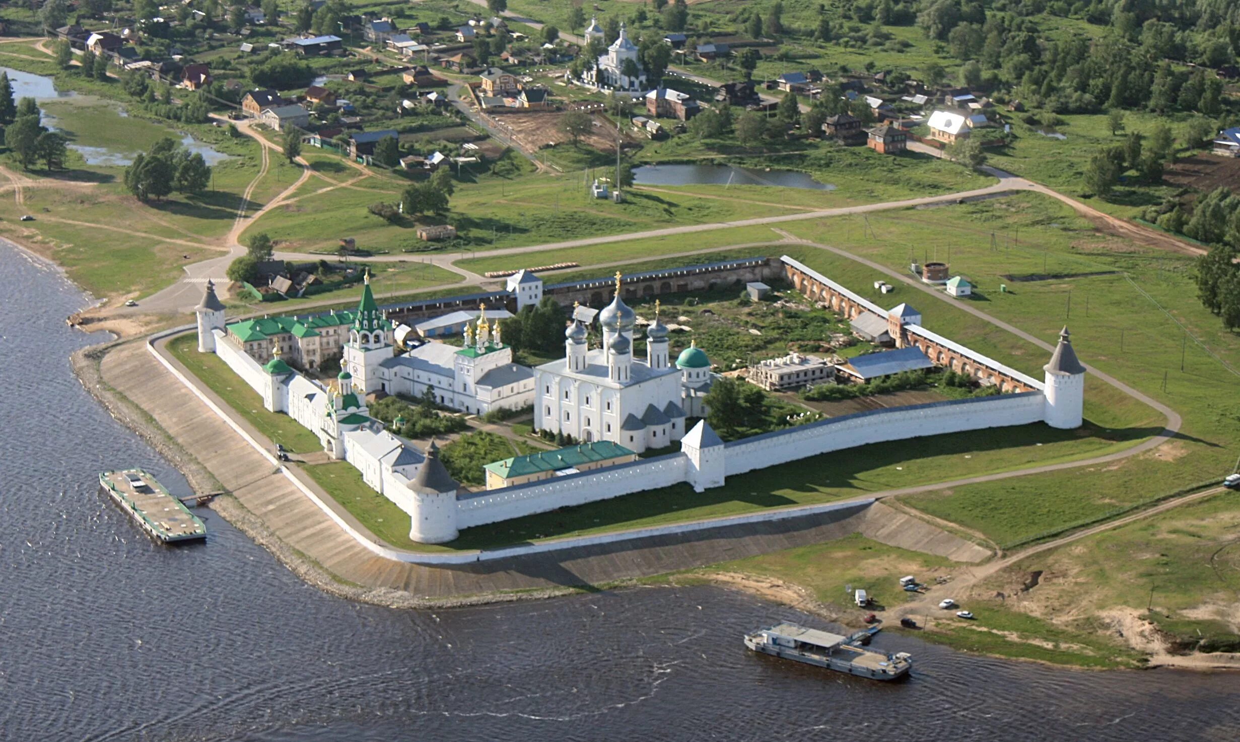 Нижегородская область самая большая. Свято-Троицкий Макарьевский Желтоводский женский монастырь. Желтоводский Макариев монастырь Нижегородская область. Макарьевский монастырь Лысково. Макарьевский монастырь Нижний Новгород.