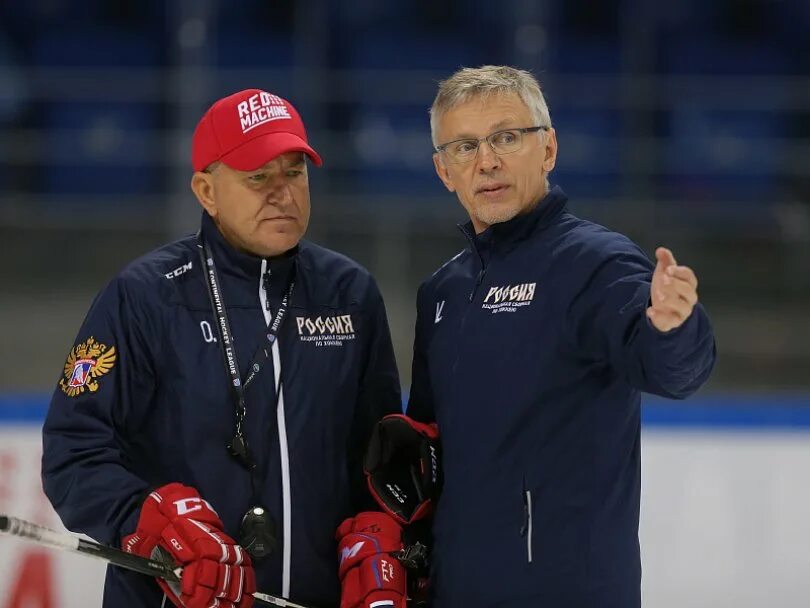 Тренер молодежной сборной Ларионов.