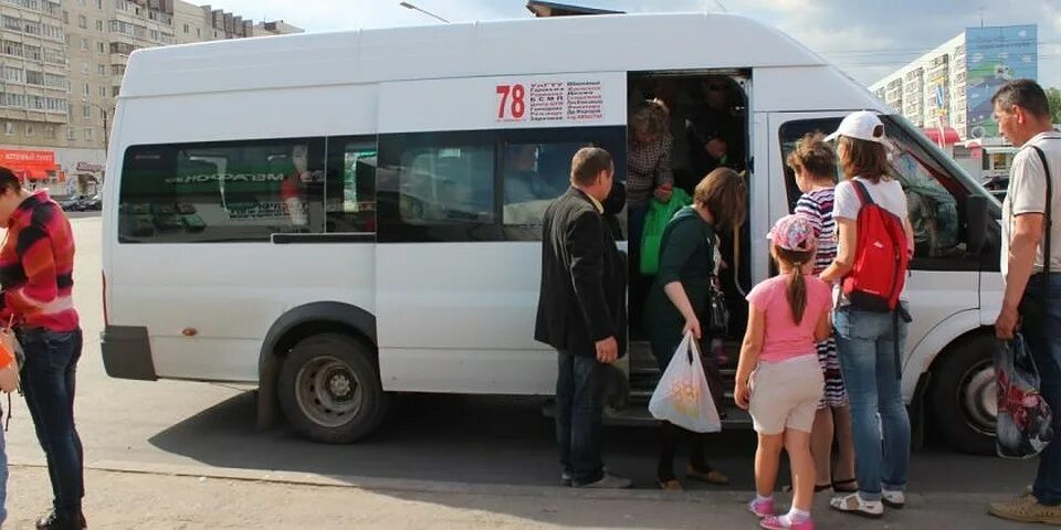 Маршрутное такси ульяновск. Общественный транспорт Ульяновск. Ульяновские маршрутки. Ульяновск-транспорт маршрутки. Микроавтобус Ульяновск.