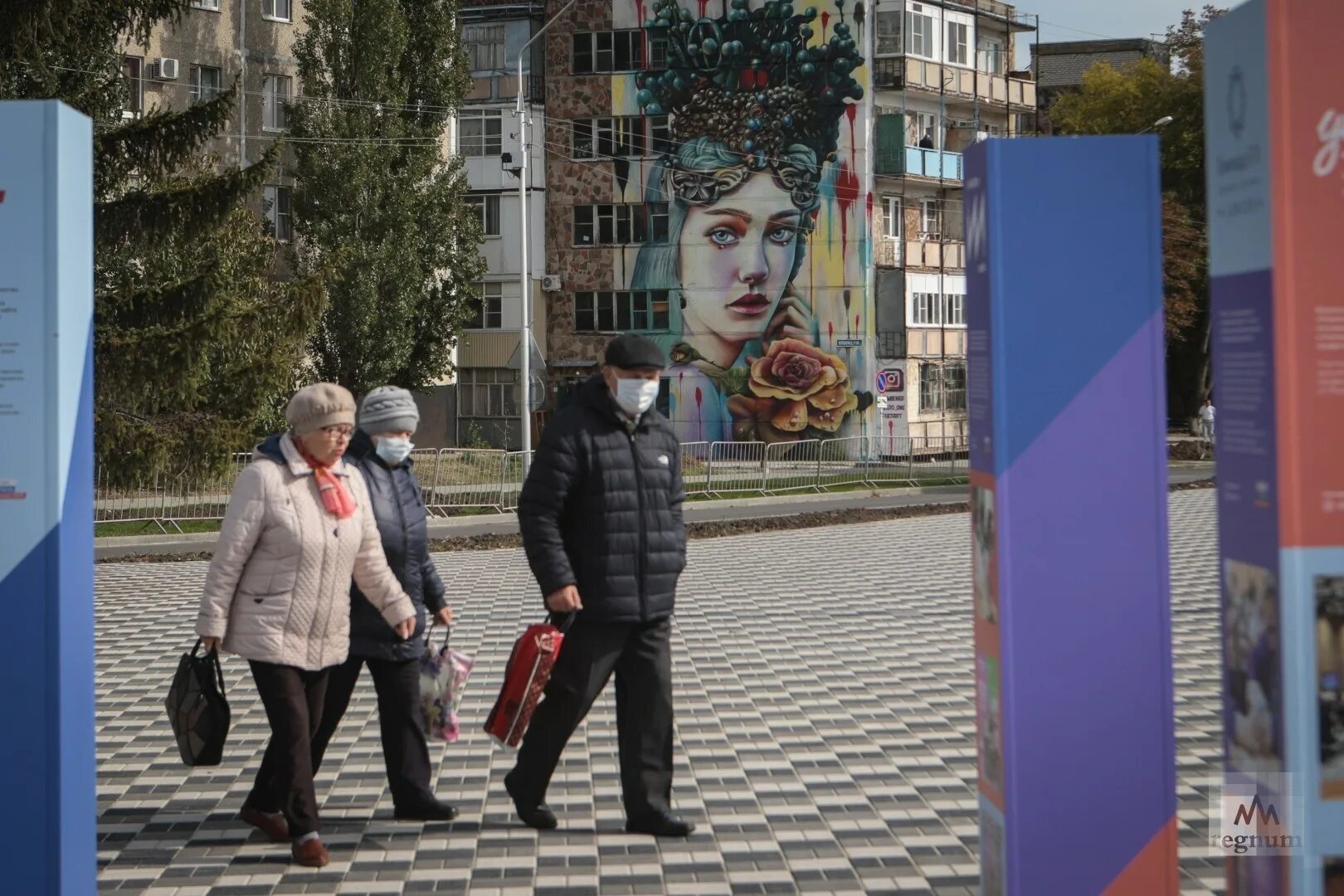 Погода в солнечнодольске ставропольского края на дней. Поселок Солнечнодольск. Поселок Солнечнодольск Ставропольский. Посёлок городского типа Солнечнодольск. Солнечнодольск Ставропольский край граффити.