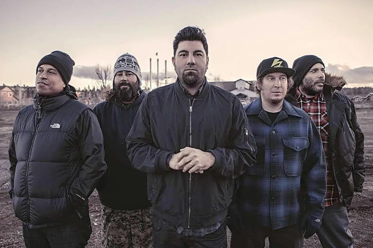 Deftones жанр. Дефтонс группа. Солист дефтонес. Группа Deftones 2022. Deftones 2023.