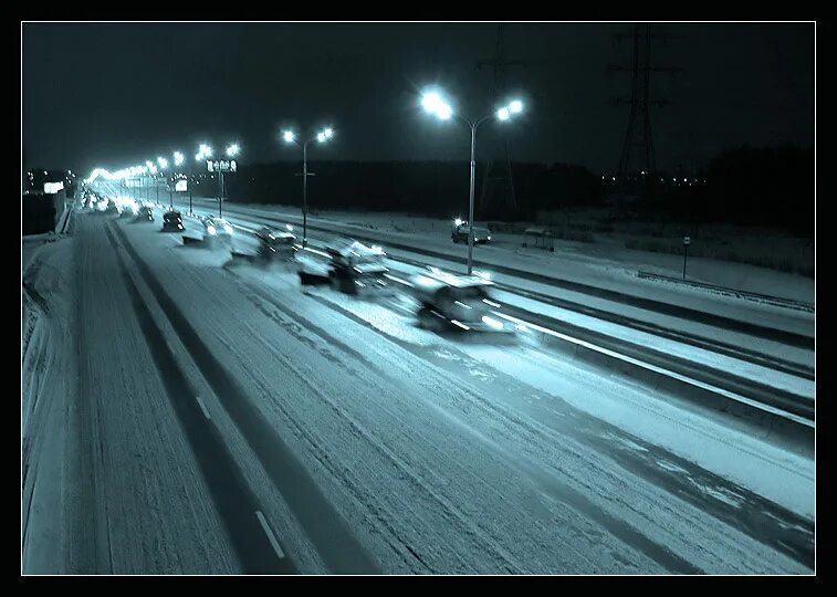 На широкой большой дороге. Зимний МКАД. МКАД зима. Москва зимой МКАД. Снежная Москва МКАД.