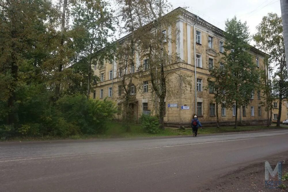 Дом микрорайон лянгасово. Комсомольская 39 лянгасово дом. Двухэтажка аварийная. Гражданская 22 лянгасово. Комсомольская 10 киров.