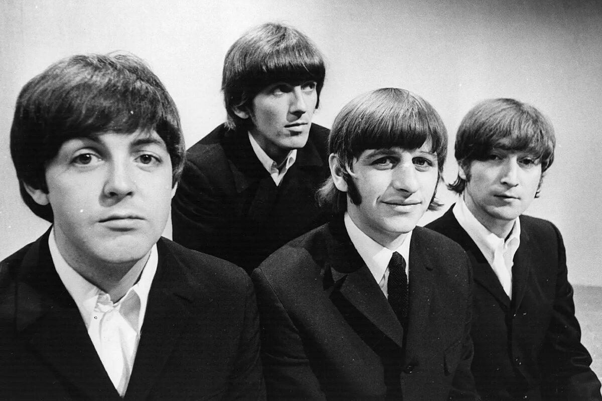 Как переводится битлз. Группа the beatles. .битлз группа битлз. группа the beatles 1960. квартет битлз.