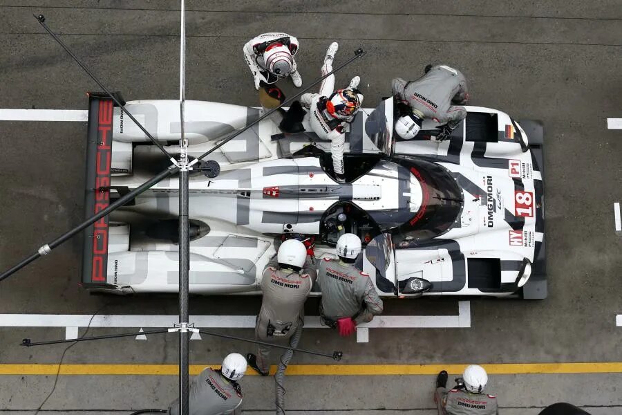 Порше 919 гибрид. Porsche 919 Hybrid 2015. Porsche 919 le mans 2015. Porsche 919 Spider Malibu. 919 hybrid