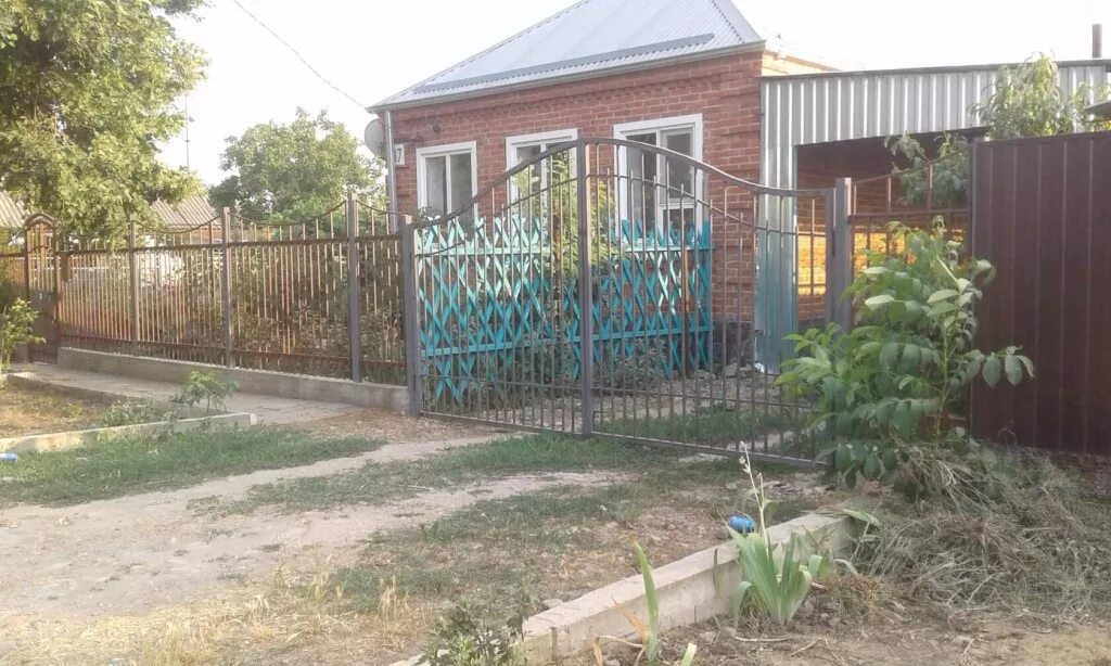 Дом в станице последнее видео. Пос свободный краснодарский край кореновский район. станица черноморская краснодарский край улица белинского дом 41. станица ленинградская ул.северная дом 167 краснодарский край. краснодарский край кореновский район станица.
