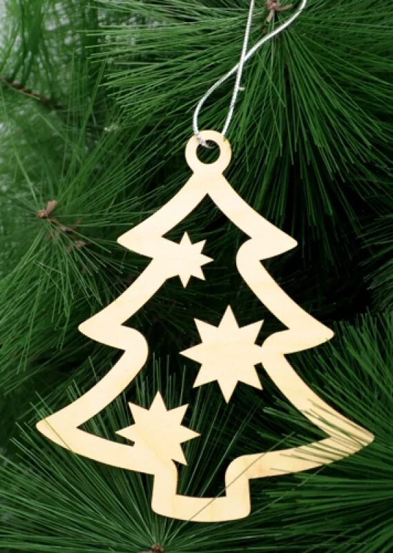 Деревянные игрушки на елку для раскрашивания. Деревянные фигурки для раскрашивания. Деревянные новогодние игрушки. Деревянная елка на подставке. Елочные украшения раскраска для детей.