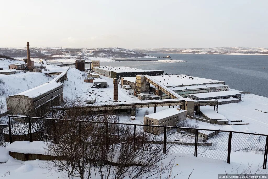 Североморск завод 75. Североморск баренцев залив. Окольная североморск. Заводы североморска. Североморск завод 75.