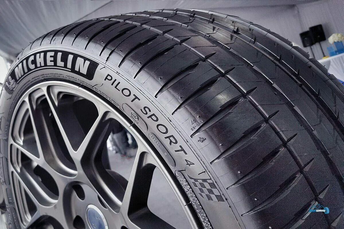 Michelin pilot sport runflat. Michelin Pilot Sport 4. Michelin Pilot Sport 4 SUV 285/45 19. Pilot 4 s Michelin Sport r18 235. Мишлен пилот спорт 4 SUV.