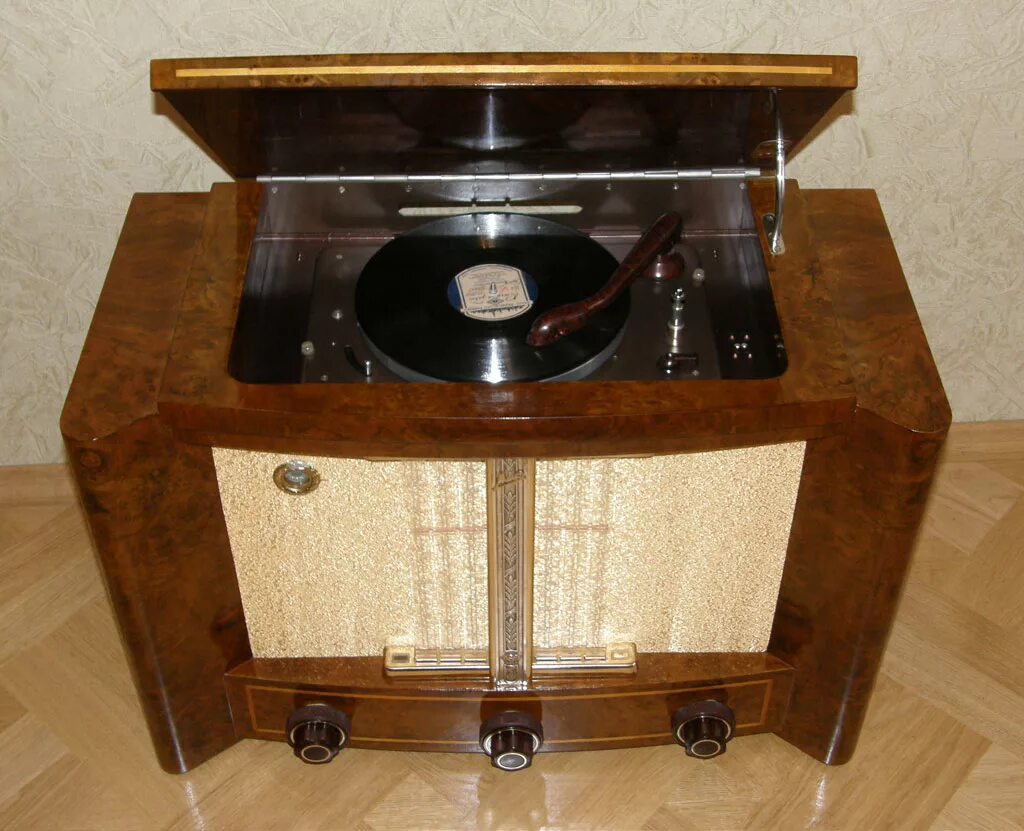 ламповый приемник мир. стаут биология в 3 томах. большая детская энциклопедия аванта ботаника. детский мир вывеска. мир 152 радиоприемник.