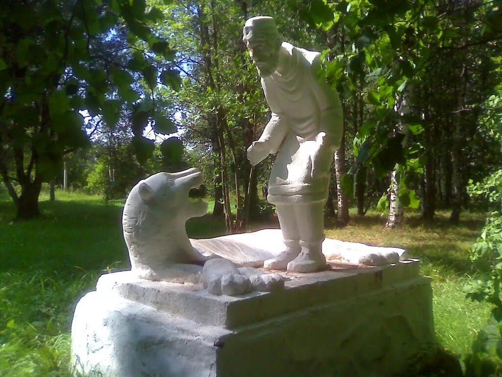 Большая вишера новгородской области. Поселок большая Вишера Новгородской области. Большая Вишера достопримечательности. Большая Вишера памятники. Памятник Вишере.