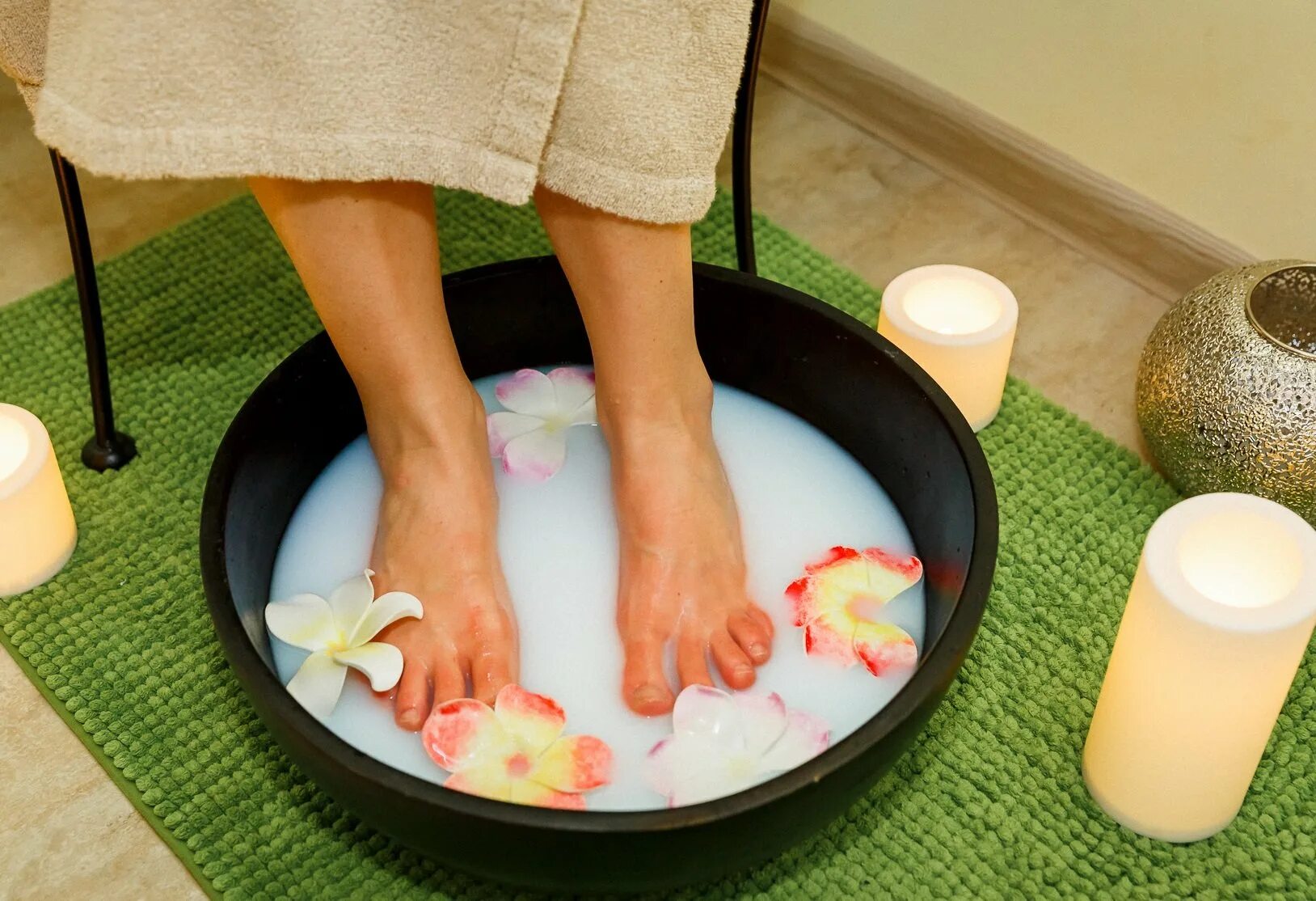 Санаторий Альфа Радон. Ванночка для ног. Ванночка для ног спа. Молочная ванночка для ног.