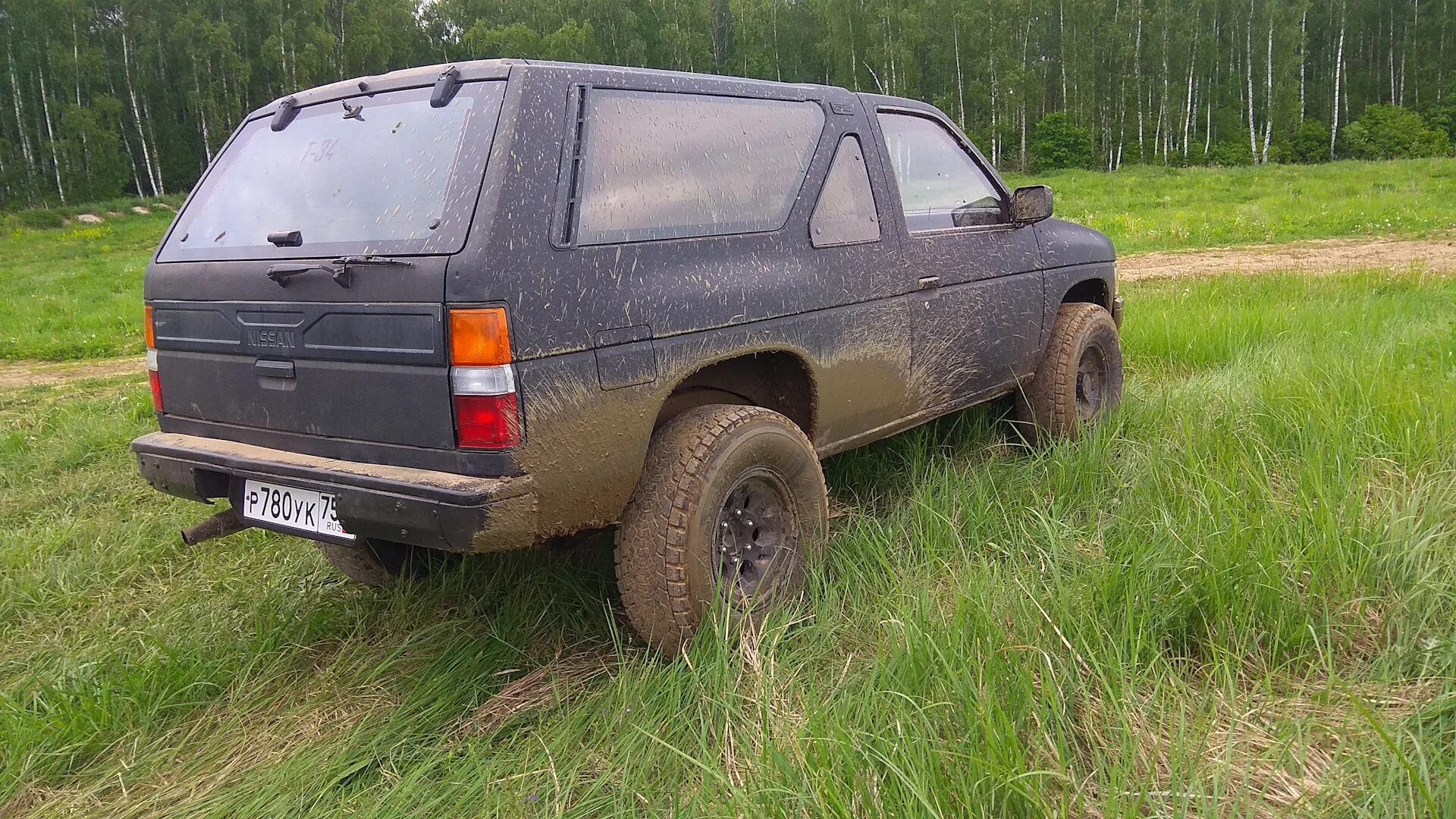 Ниссан террано 1 поколения. Nissan Terrano 1. Ниссан Террано 1 зеленый. Терано Ниссан Террано 1.