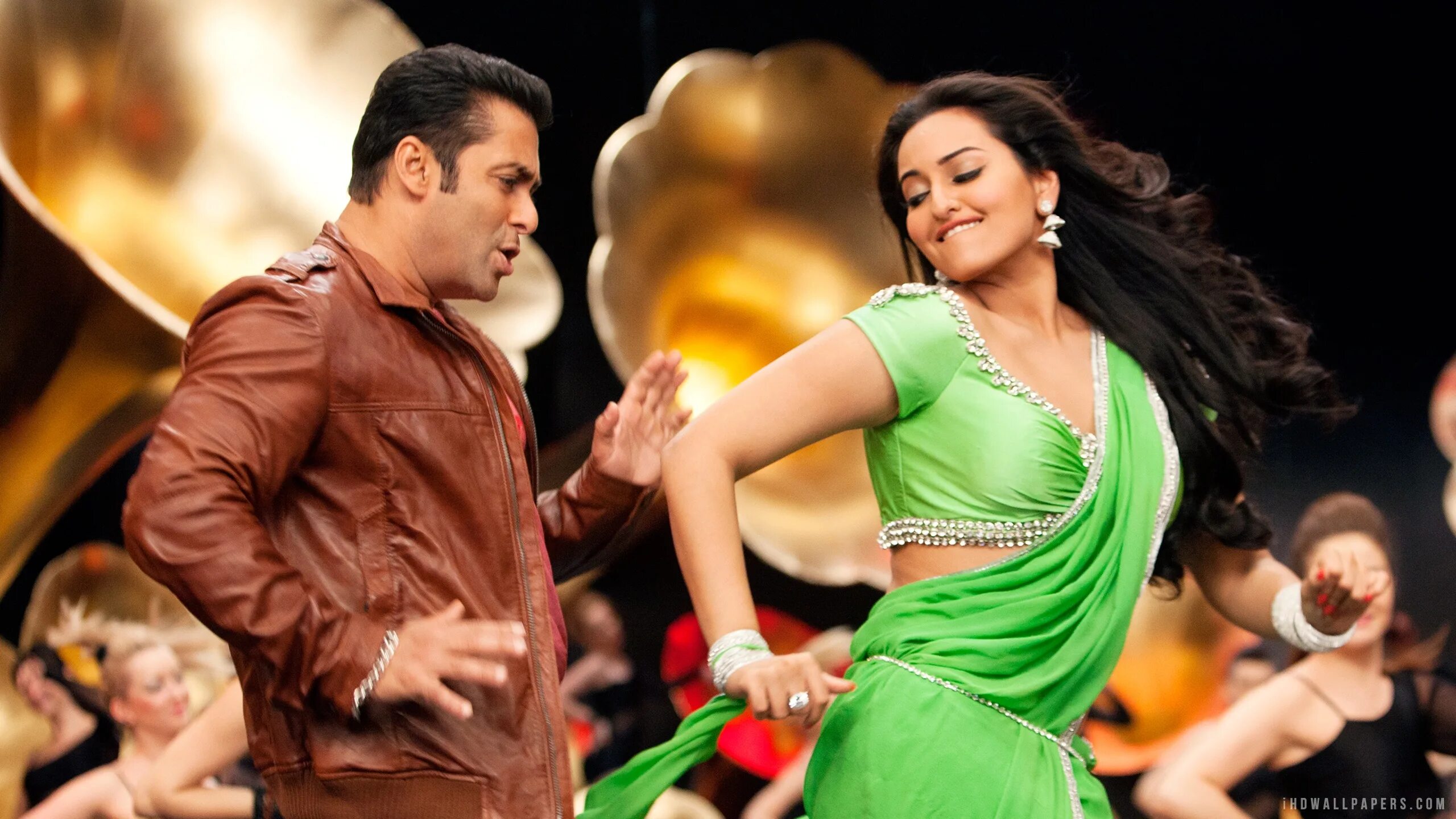 Salman khan songs. Salman khan songs. Salman khan songs. Катрина каиф жил был тигр. Сонакши синха и салман кхан.