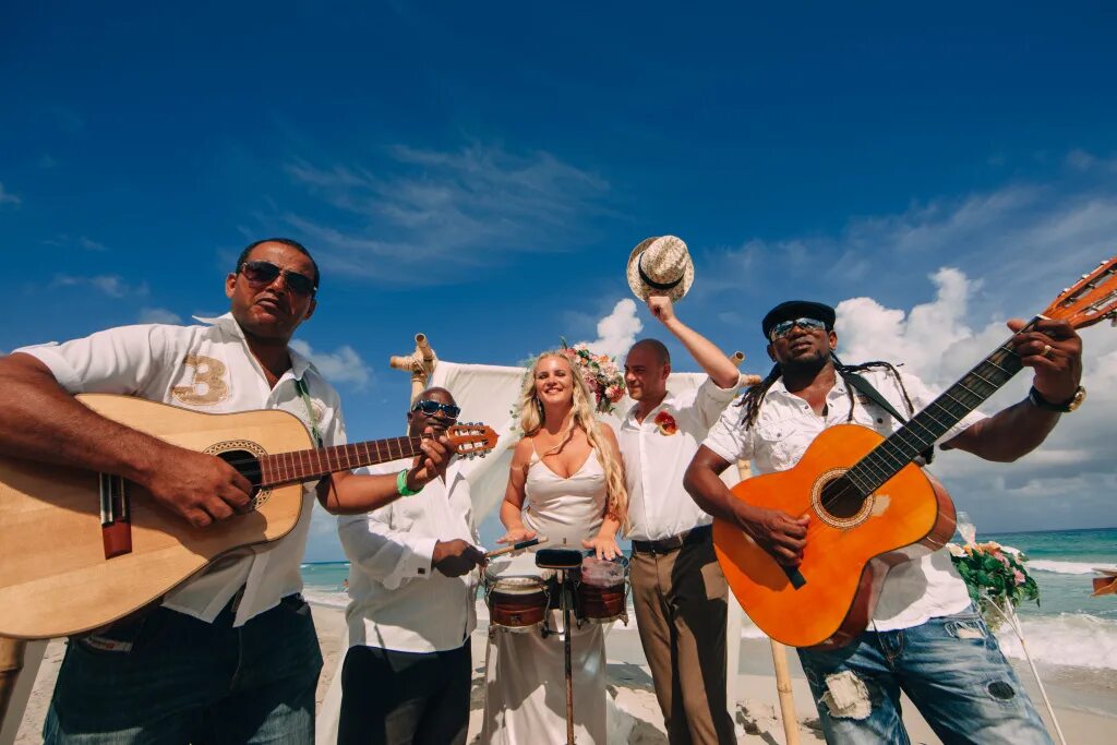 Куба в октябре. Свадьба на Кубе. Кубинские музыканты. Свадебная церемония на Кубе. Кубинская свадьба.