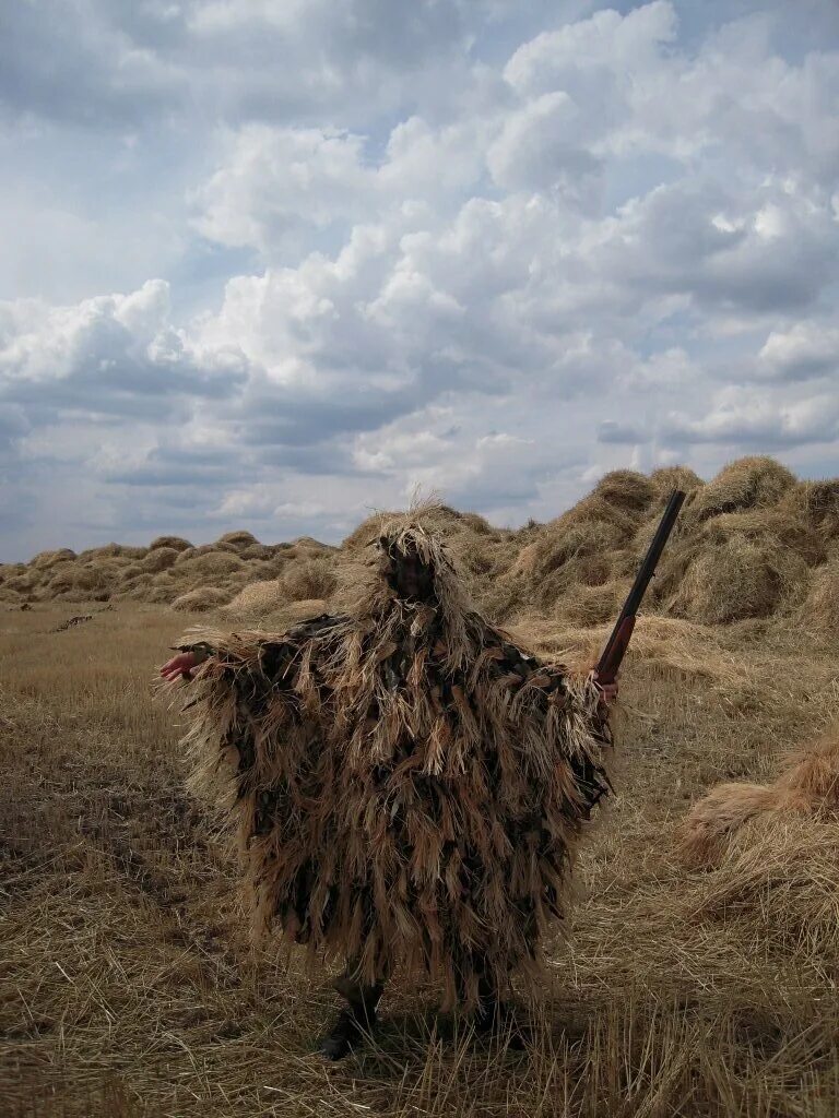 Гилли костюм вудленд. Маскировка для охоты. Снайперский камуфляж гилли. Маскировка для охоты. Охотничий камуфляж.