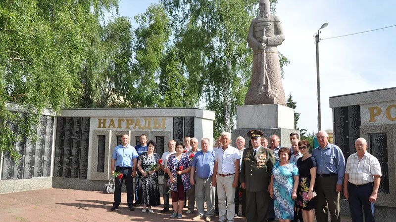 Последние новости грайворонского района белгородской области. Грайворонского городского округа. Грайворон памятники. Население Грайворона Белгородской области. Парк героев-грайворонцев.