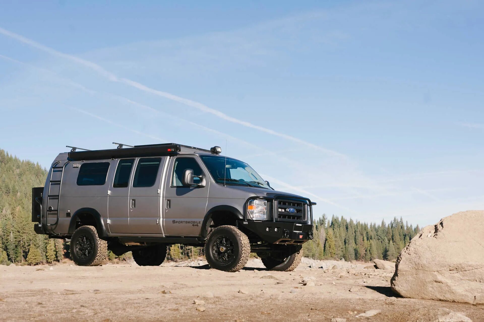 4x4 adventure. Ford 4x4 sportsmobile. ford sportsmobile 4x4 van. форд sportsmobile 4x4 camper van. ford sportsmobile 4x4 van интерьер.
