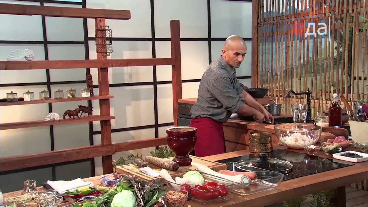 Ям ныа салат. Пряная луна и сладкий ветер. Еда затуливетров. Пряная луна и сладкий. Пряная луна и сладкий ветер ведущий.