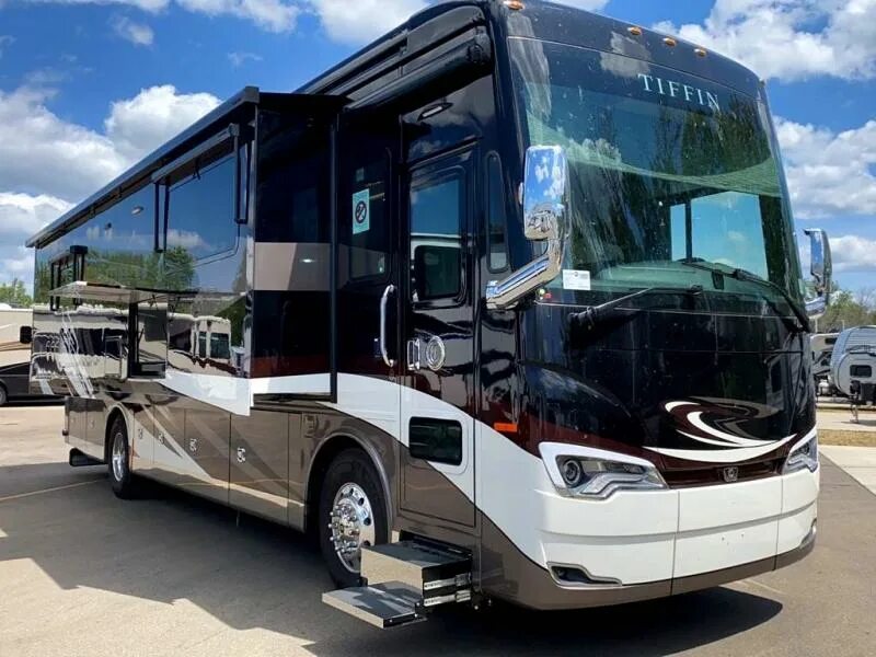 Fifth Wheel Europe. Man 35 автобус. 2018 Tiffin Motorhomes Allegro Bus 40 AP. Asiastar автобус 35 местный.