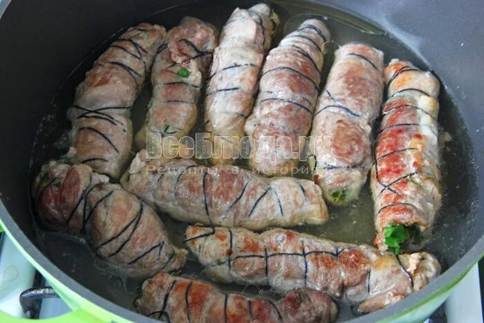 пальчики из мяса с начинкой. мясные пальчики, крученики. пальчики из свинины. мясные пальчики из свинины с салом. мясные пальчики из свинины с салом.