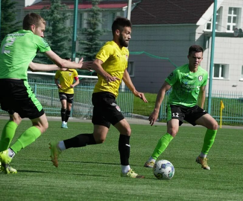 Фото стадион волна боровичи. Фк химик-август вурнары. Стадион волна дубна. Фк август чебоксары. Дмитрий анатольевич аленичев тренеры фк «енисей».