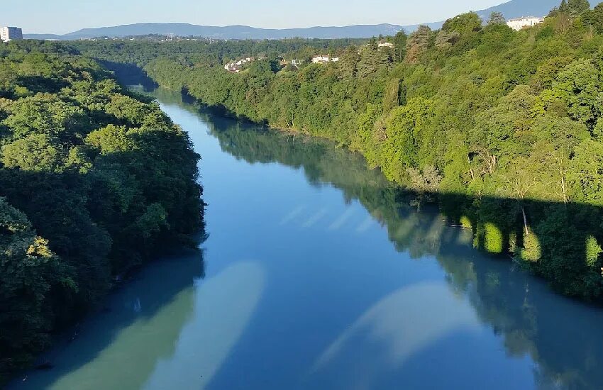 Река Рона во Франции. Река Рона в Швейцарии. Дельта Роны во Франции. Долина реки Рона. Рона франция