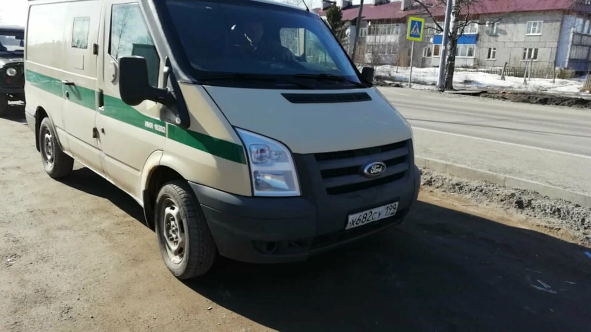 Купить инкассаторскую машину. Ford Transit броневик. Ford Transit инкассаторский. Форд Транзит 19282. Форд Транзит броневик инкассаторский.