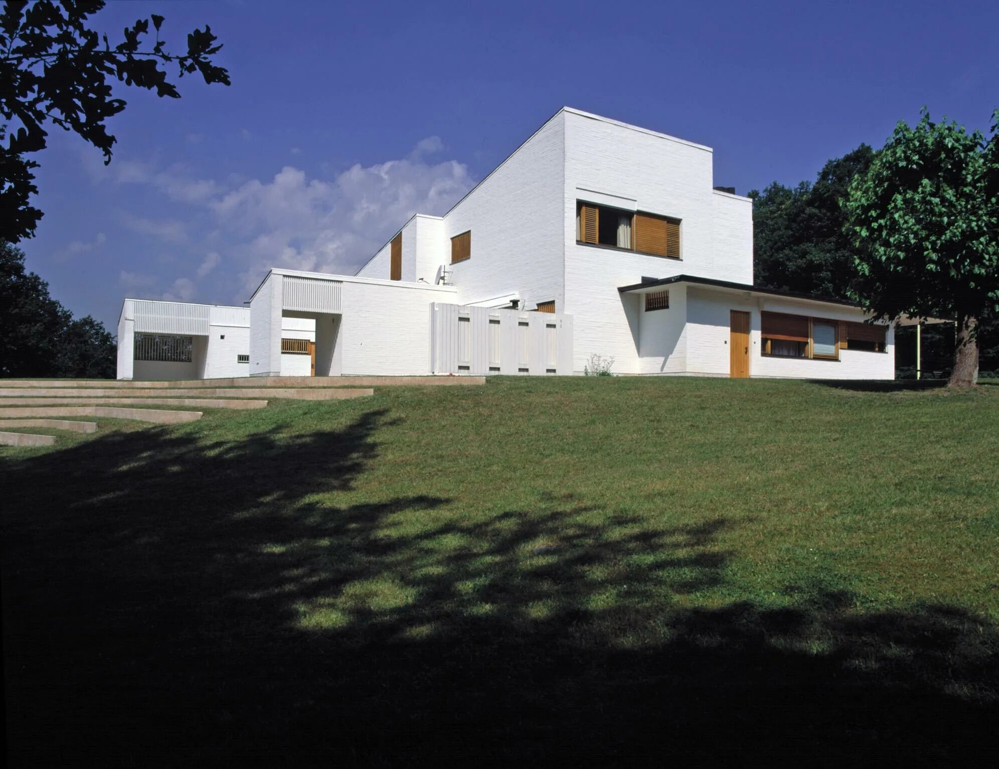 Maison louis. Maison louis. Maison louis carré алвар аалто. Maison louis carré алвар аалто. Алвар аалто дом луи интерьер.