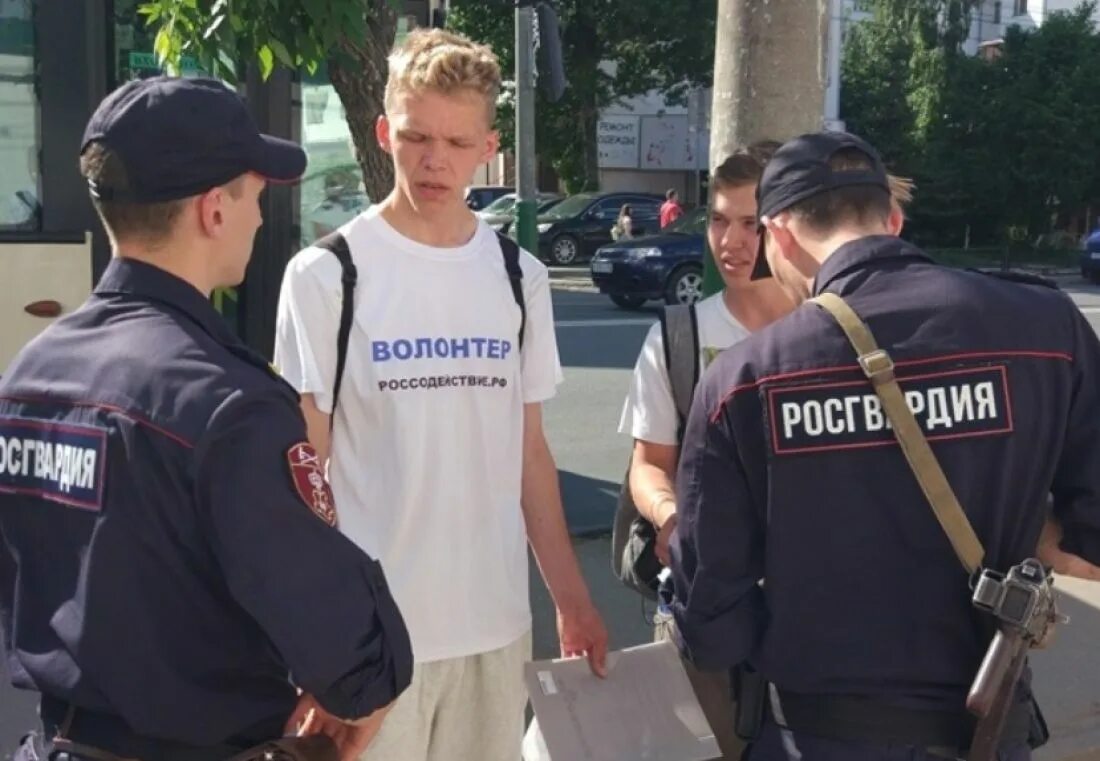 Добровольцы полиции. Доброволец полиция. добровольцы милиции. полиция и волонтеры. полицейские добровольцы это.