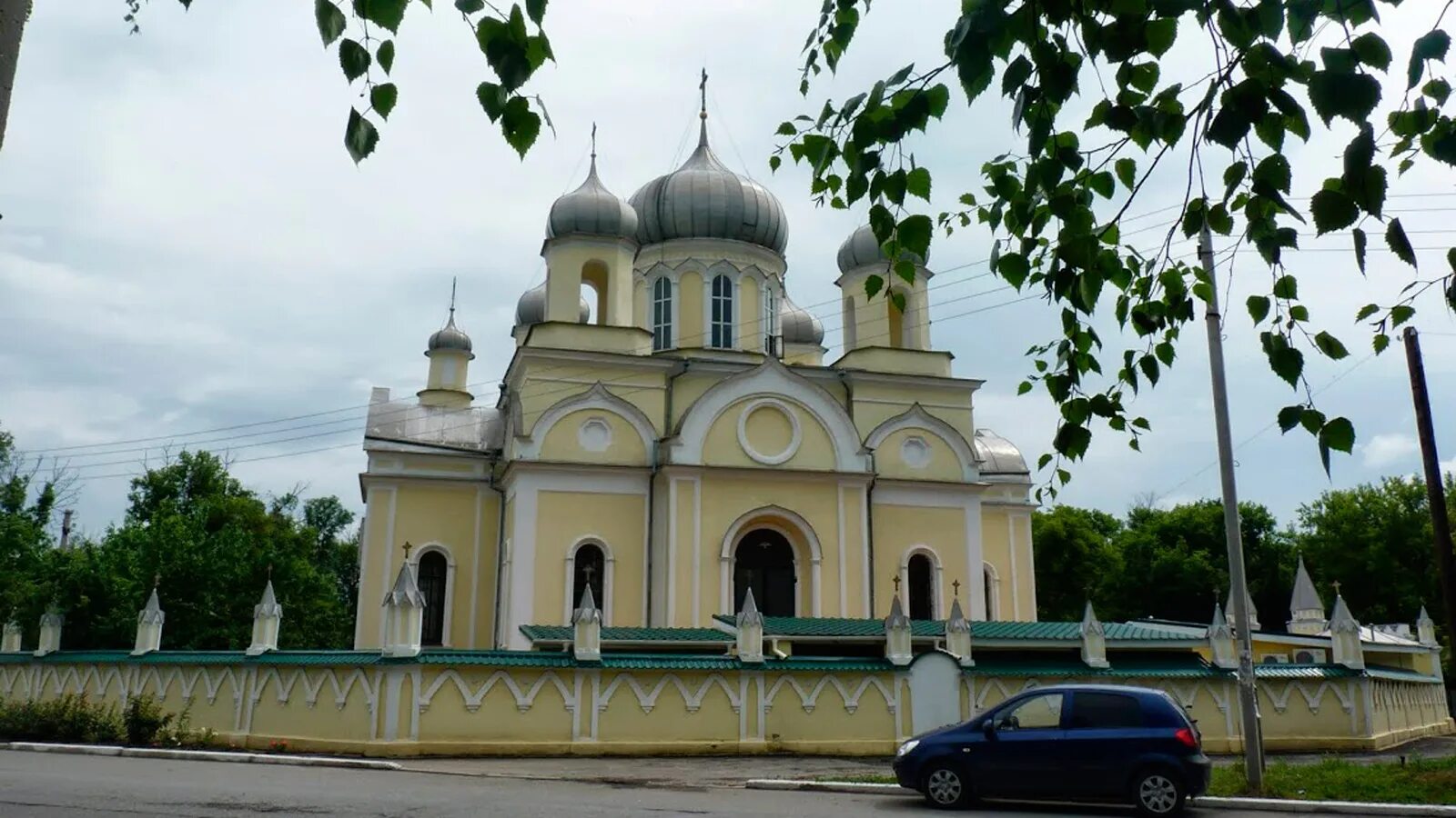 Александровск луганская. Луганск). Александровск луганская. Луганск храм в александровке. Александровск луганская.