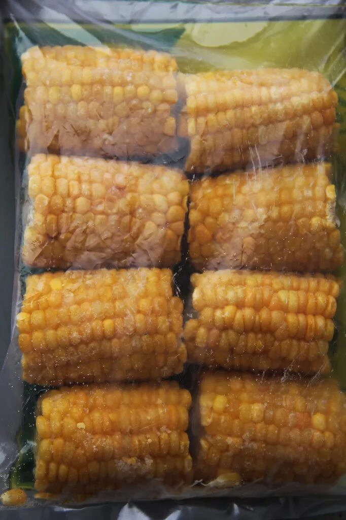 Кукуруза в початках замороженная. Кукуруза Индия замороженная в початках. Заморозить кукурузу на зиму в початках. Индийская кукуруза Sugar 75.