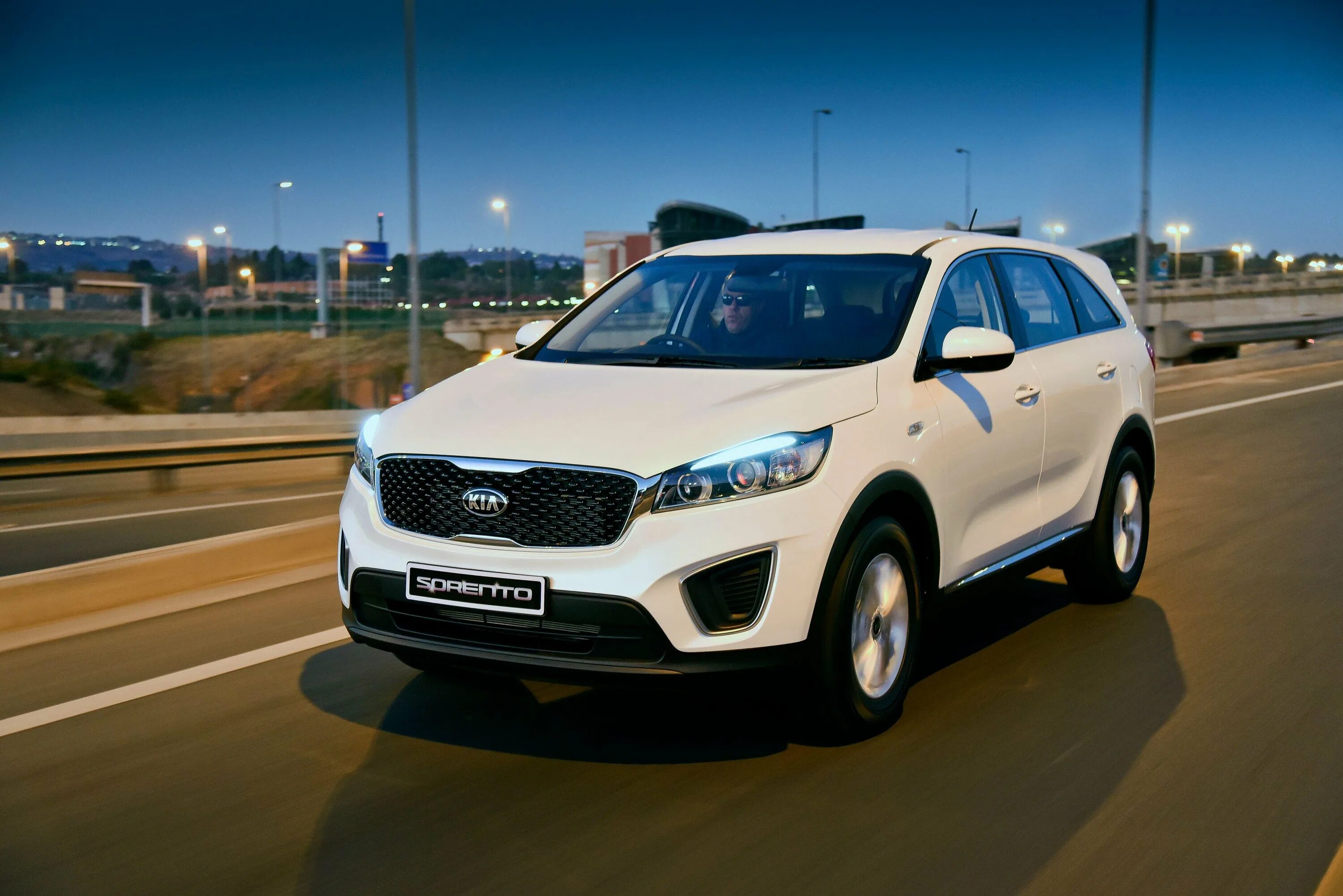 Кия кроссовер. Kia паркетник. Киа паркетник Модельный ряд. Kia Sorento 2. Киа кроссовер модельный