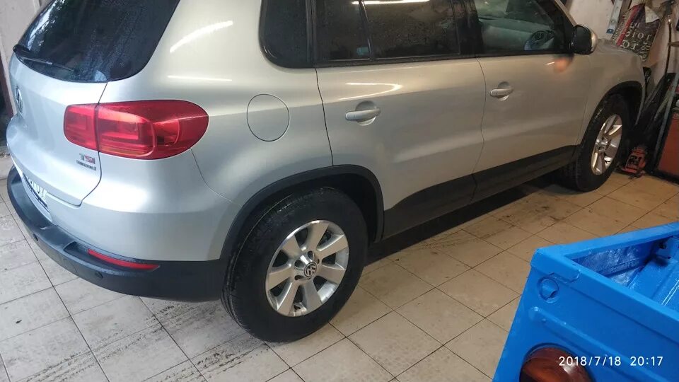 Volkswagen tiguan шины. 215 65 R16 на Тигуан 1. 235/60 R16 Tiguan. Тигуан 1 шины 225 70 r16. Тигуан 225 65 17.