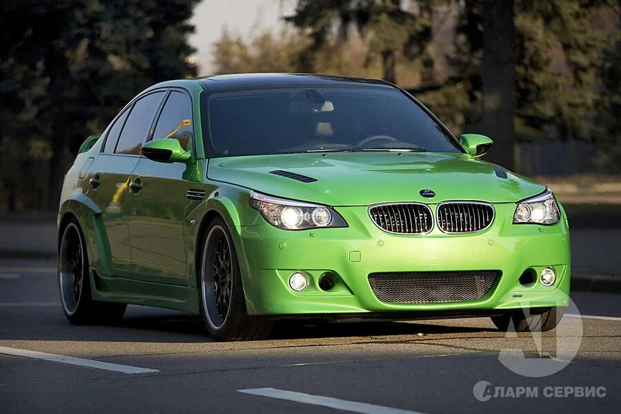 Хаманн е60. BMW m5 e60 Green. BMW e60 зеленая. БМВ м5 е60 зеленая. Зеленая BMW m5 e60 Lumma.