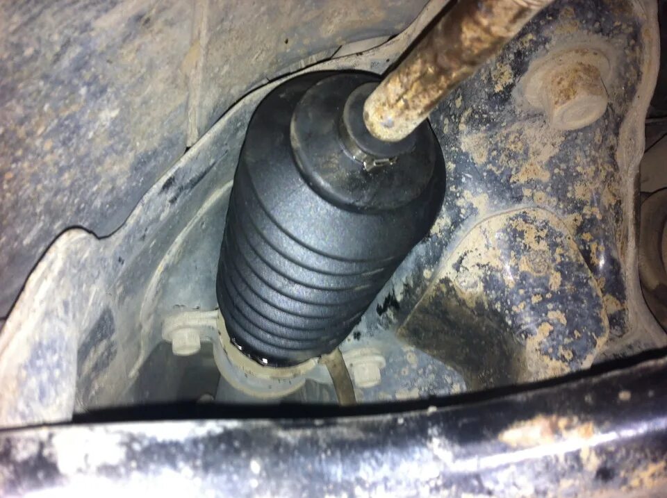 Как поменять пыльники рулевых. Как поменять пыльники рулевых. Как поменять пыльники рулевых. Как поменять пыльники рулевых. Пыльник рулевой рейки 2110.