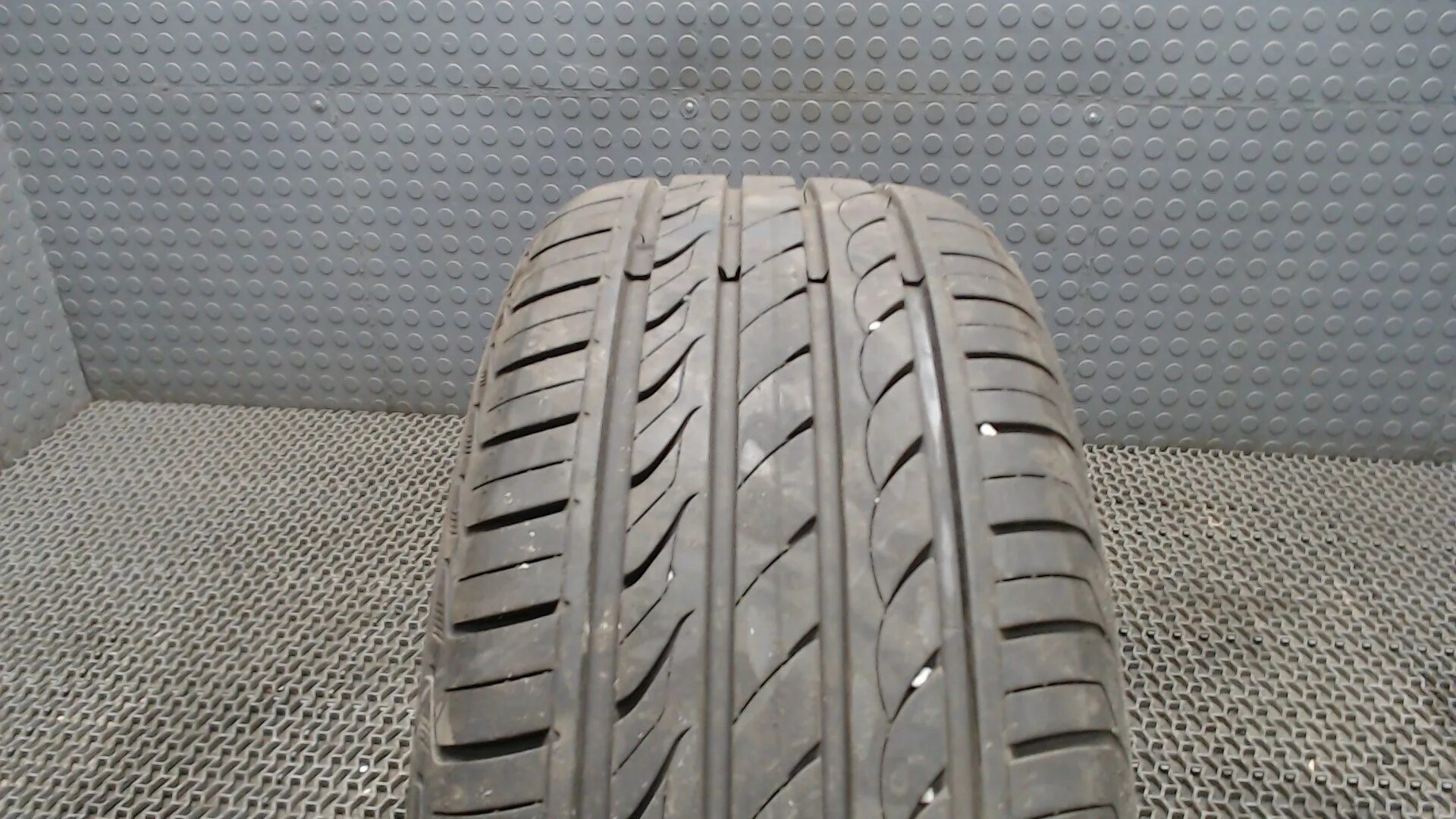 Delinte 225/50/17 98w dh2. Автомобильная шина Delinte dh2 225/50 r18 99w всесезонная. Автомобильная шина Delinte dh2 225/60 r18 100h всесезонная. Автомобильная шина Kenda Klever h/t kr50 225/60 r18 104h летняя.