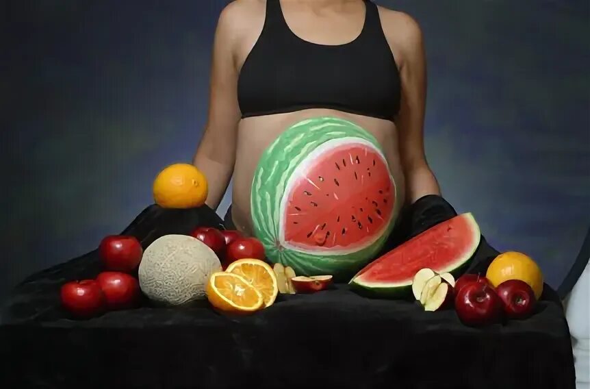 Арбузный живот. Арбуз в животе. Пуз арбуз. Рисунки на животе у беременных арбуз. Пуз арбуз.