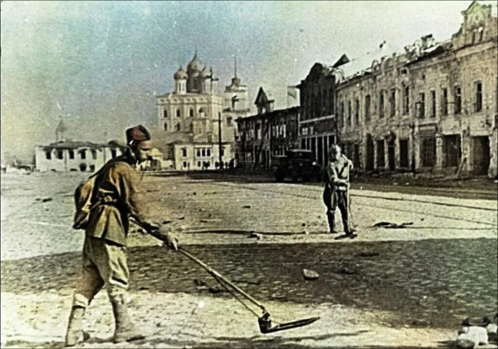Псков в великую отечественную. Псков в годы оккупации 1941 1944. псков в годы войны 1941-1945. псков в 1944 после освобождения. псков в великую отечественную войну.
