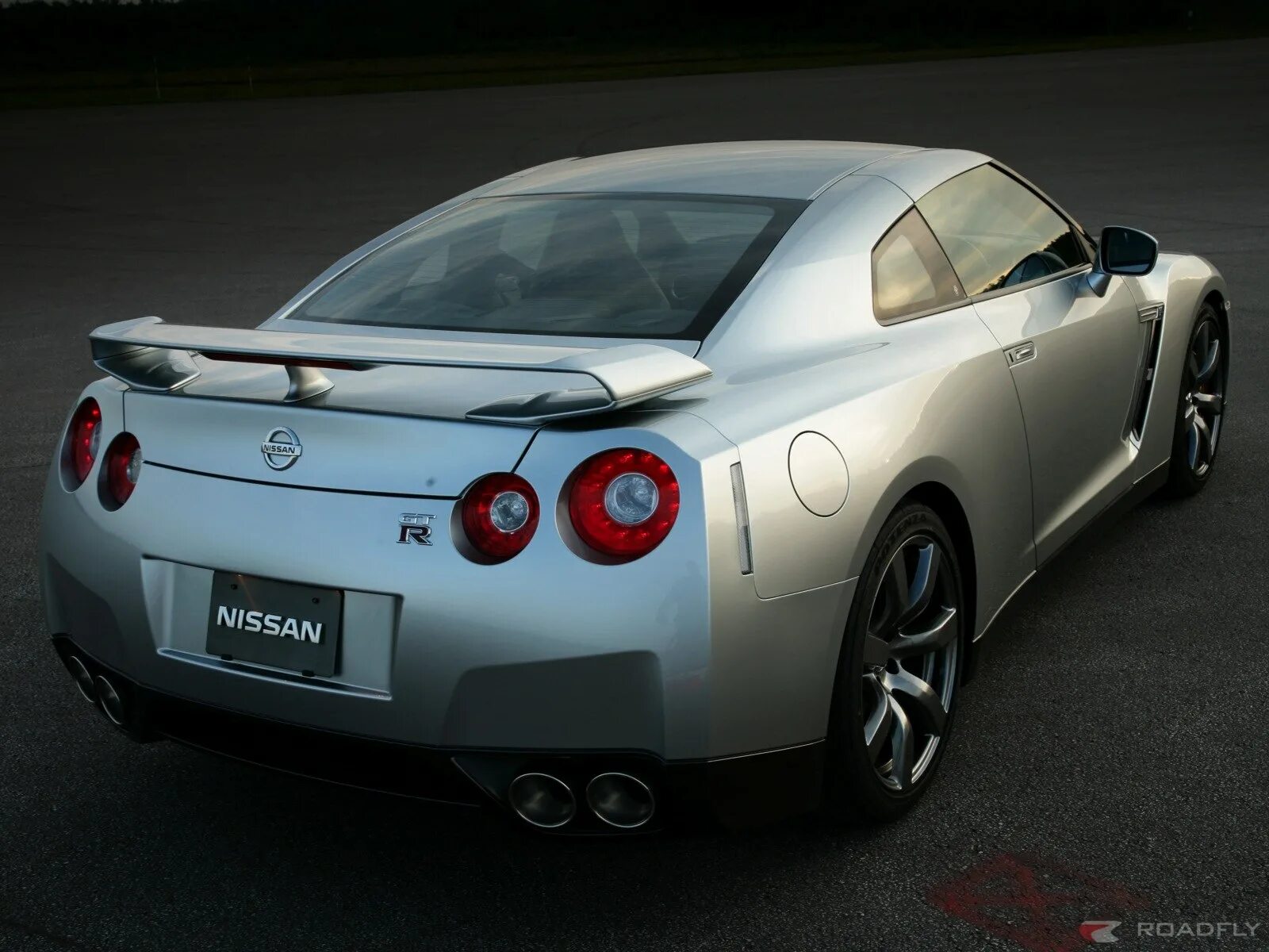 R 37 0 r. Nissan Skyline r37. 2009 Nissan gt-r. Nissan gt-r 2008. Ниссан Скайлайн 2012.