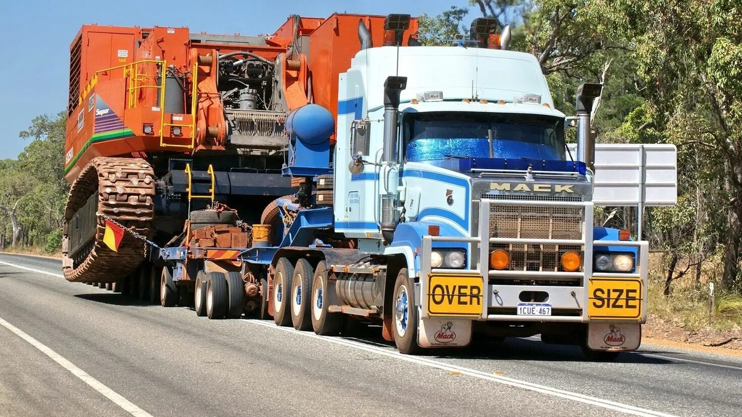 Mack Titan автопоезд. Мак Титан тягач. Mack Titan 10. Австралийский автопоезд Mack Titan.