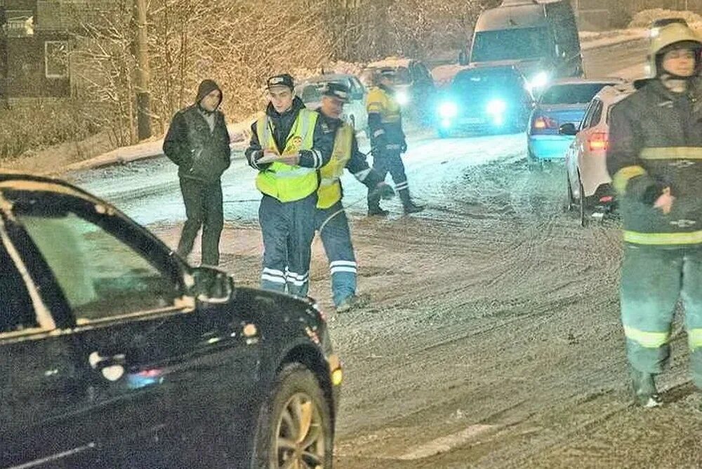 Нападение в мурманской области. Авария в Апатитах вчера. Апатиты Мурманская область авария. ДТП Мурманская область за последнюю неделю. Новости Апатиты происшествия.